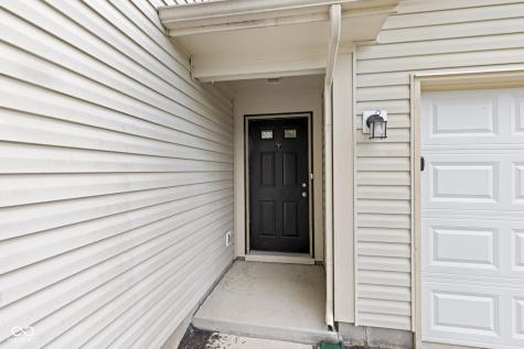 6227 Long River Lane Indianapolis IN 46221