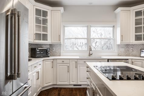 9889 Summerlakes Drive Carmel IN 46032