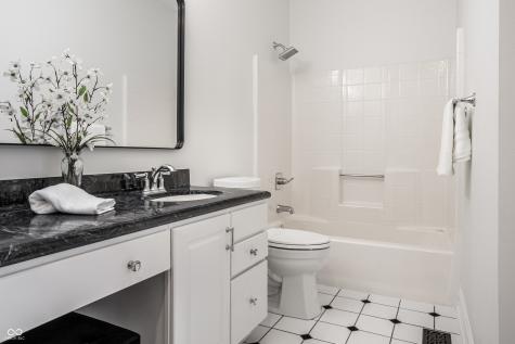 9889 Summerlakes Drive Carmel IN 46032
