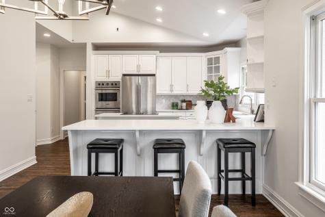 9889 Summerlakes Drive Carmel IN 46032