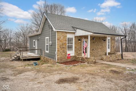 11074 N Cross Street Hope IN 47246