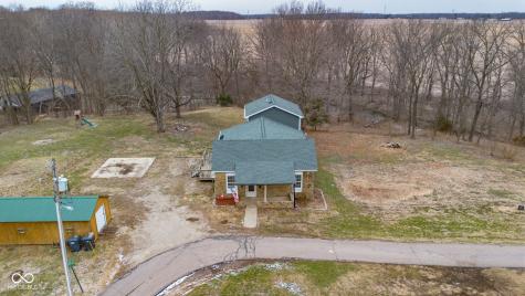 11074 N Cross Street Hope IN 47246