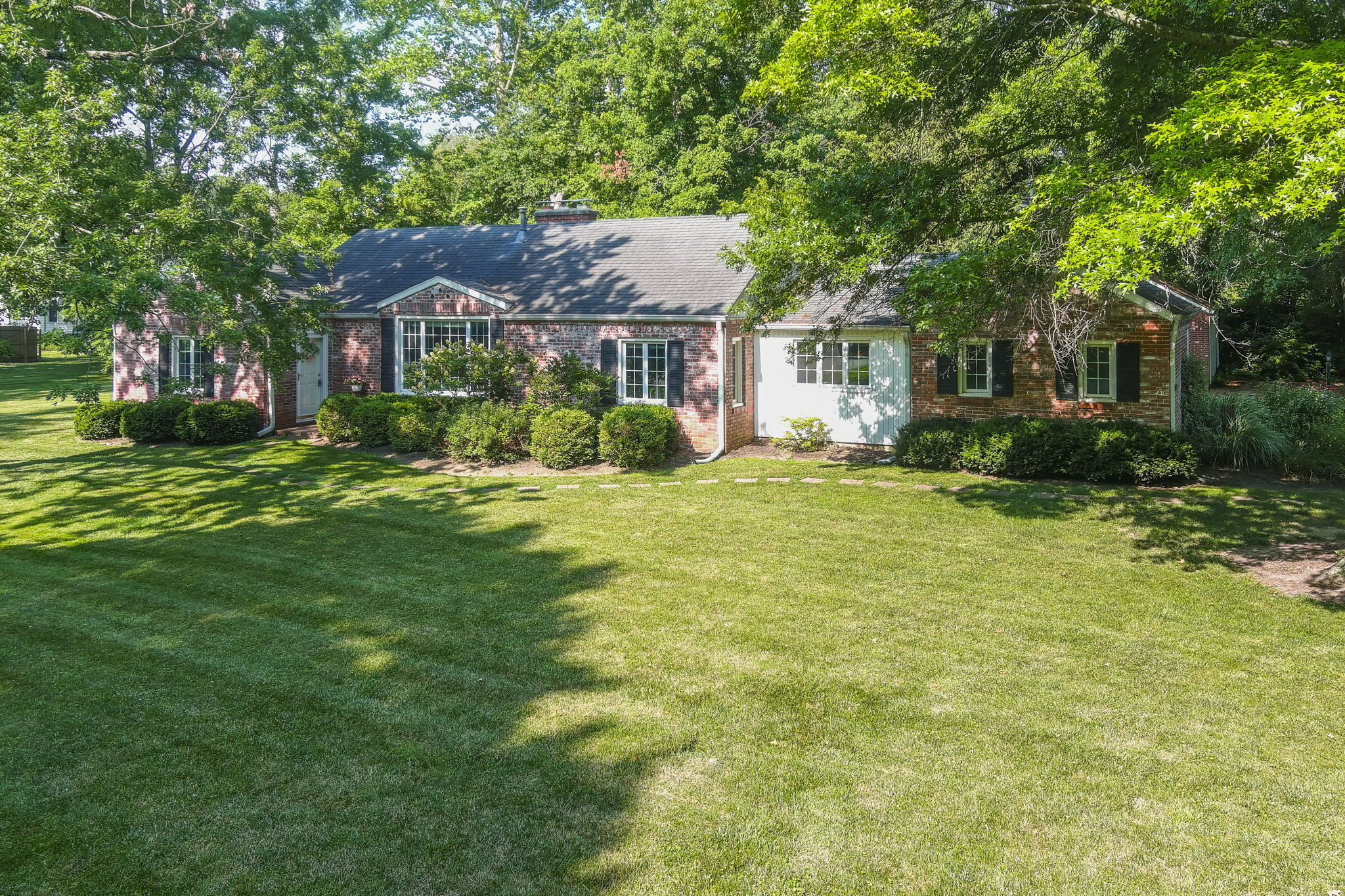 7704 Clarendon Road Indianapolis IN 46260