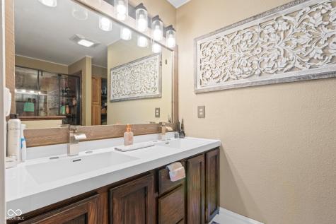 9608 Piper Lake Drive Indianapolis IN 46239