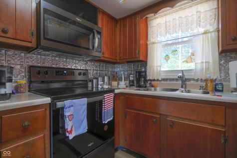 5120 Navajo Court Columbus IN 47203