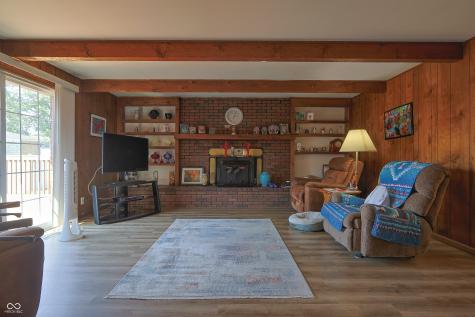 5120 Navajo Court Columbus IN 47203