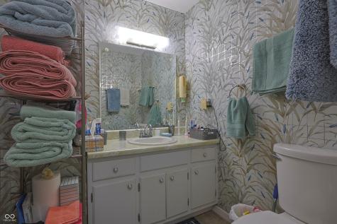 5120 Navajo Court Columbus IN 47203