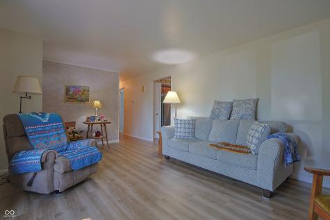 5120 Navajo Court Columbus IN 47203