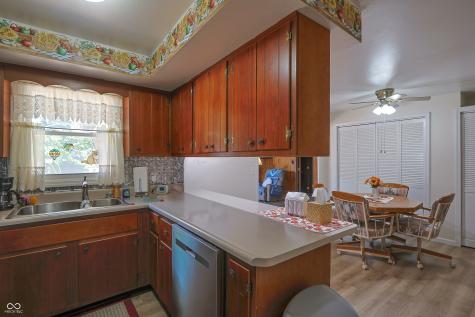 5120 Navajo Court Columbus IN 47203