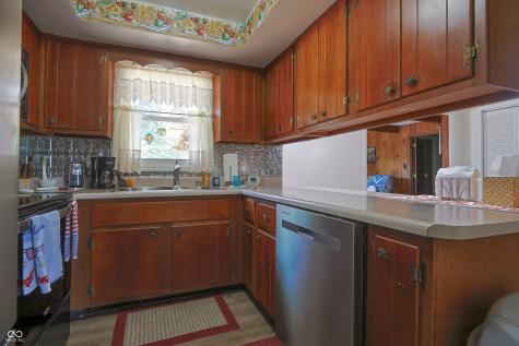 5120 Navajo Court Columbus IN 47203