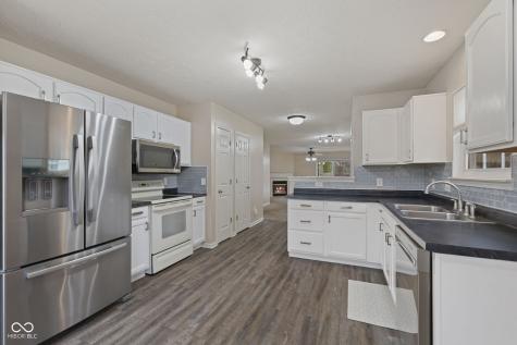 970 Lincoln Park West Drive Greenwood IN 46142