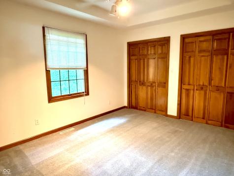 180 Oakbrook Drive Columbus IN 47201