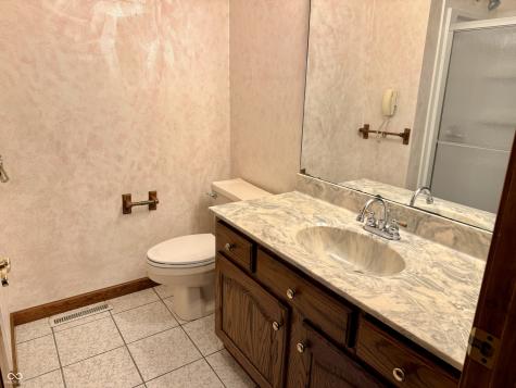 180 Oakbrook Drive Columbus IN 47201