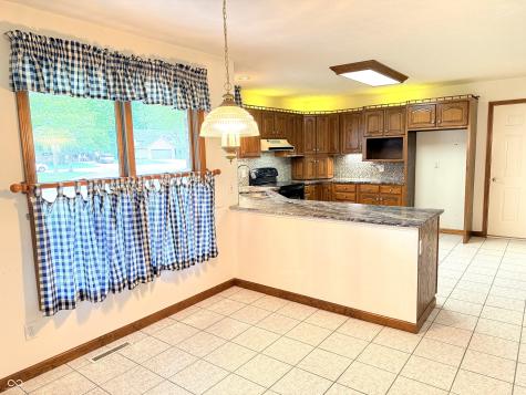 180 Oakbrook Drive Columbus IN 47201