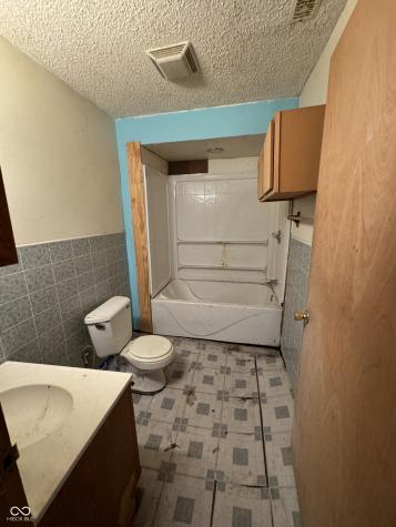 612 N Mill Street Hartford City IN 47348