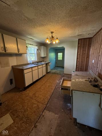 612 N Mill Street Hartford City IN 47348