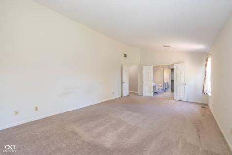 5818 Common Circle Indianapolis IN 46220