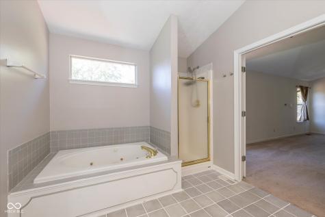 5818 Common Circle Indianapolis IN 46220