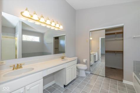5818 Common Circle Indianapolis IN 46220