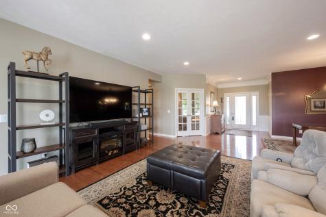 16275 Oakford Trail Fishers IN 46037
