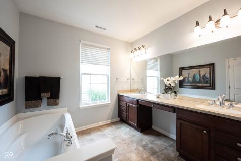 16275 Oakford Trail Fishers IN 46037