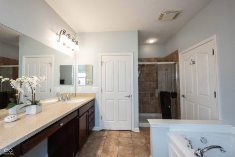 16275 Oakford Trail Fishers IN 46037