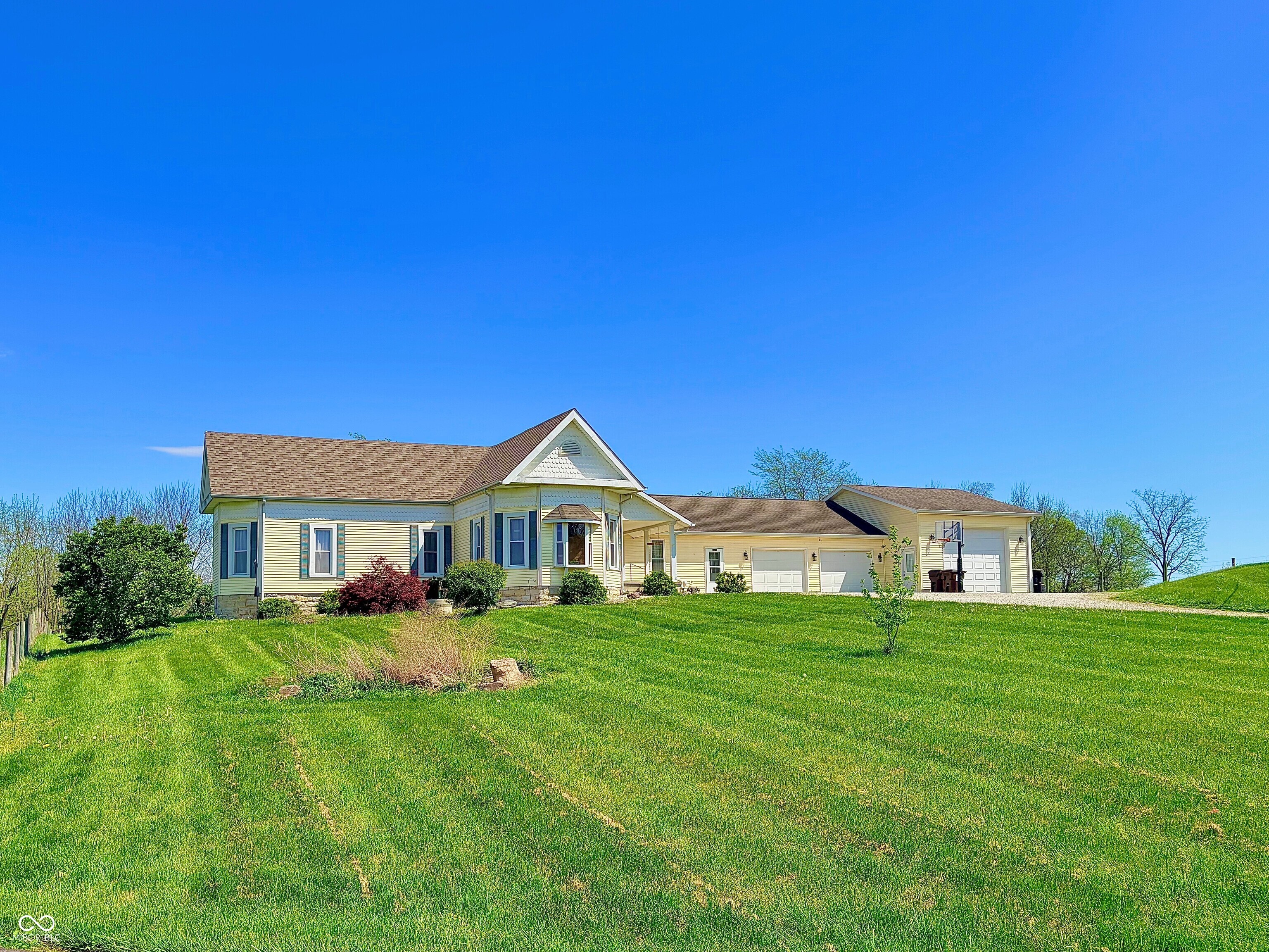 15241 E Jackson Road Hope IN 47246