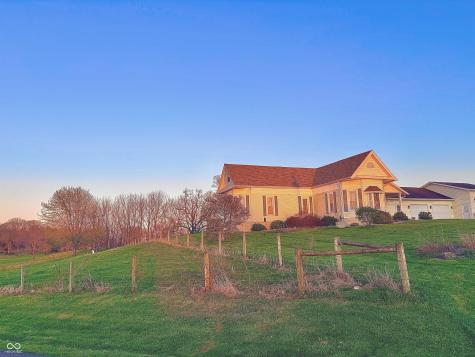 15241 E Jackson Road Hope IN 47246