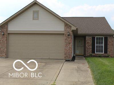 688 Hollowood Lane Avon IN 46123