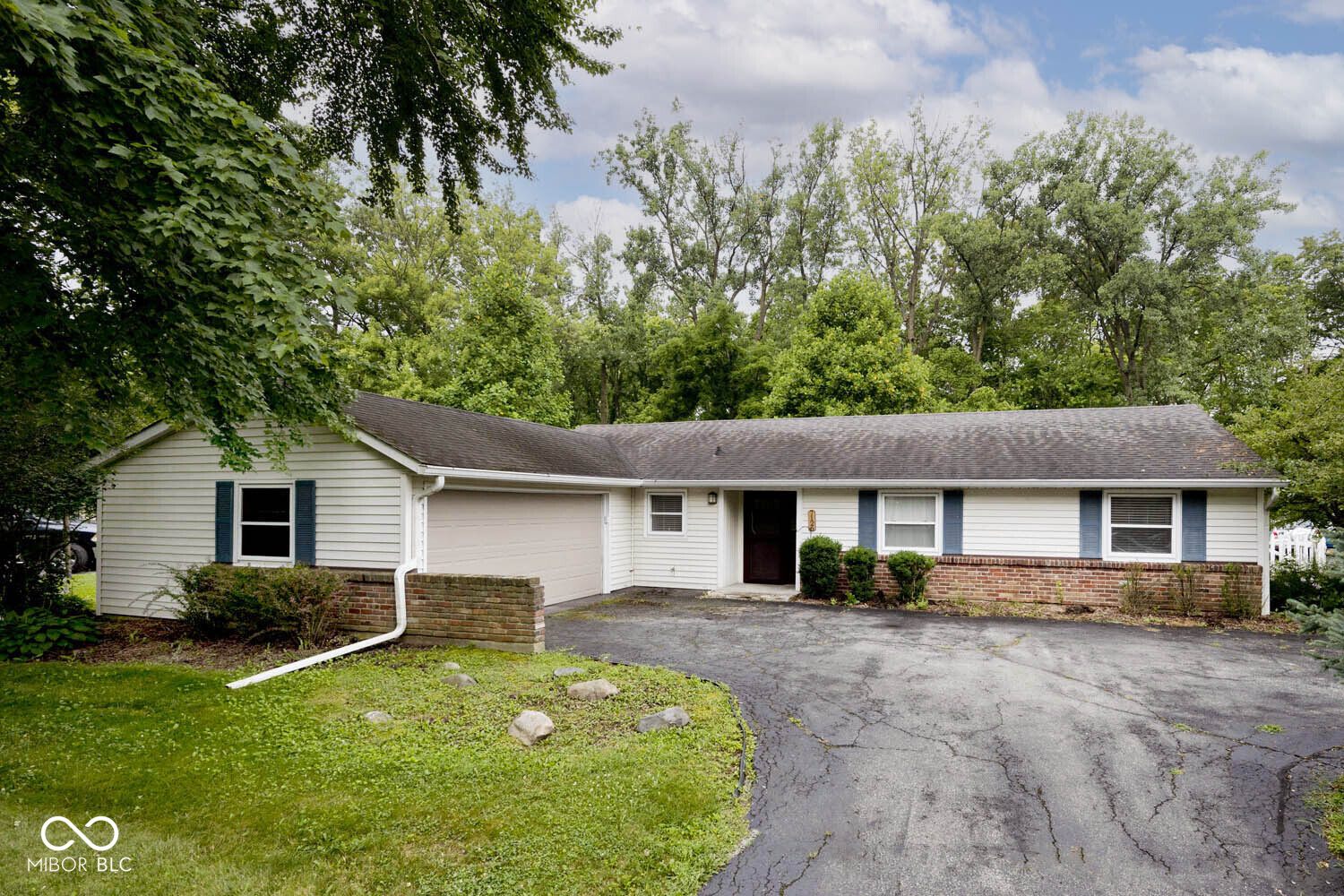 7126 Woodside Drive Indianapolis IN 46260