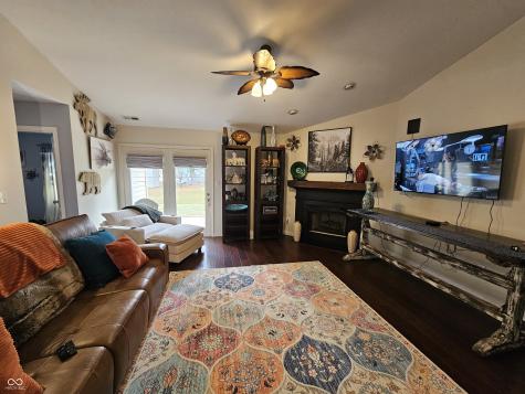 5747 Spring Oaks Way Indianapolis IN 46237