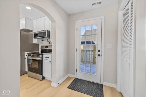 10539 Mcpherson Street Carmel IN 46280