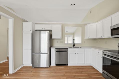 14649 Meadowcreek Drive Carmel IN 46033