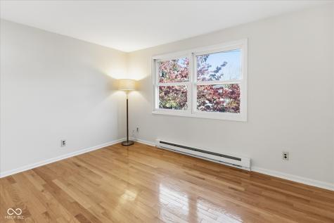 280 S 9th Street Zionsville IN 46077
