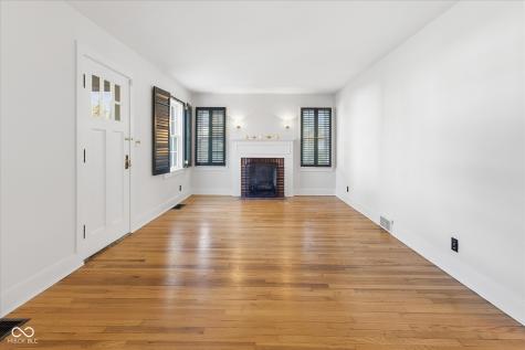 280 S 9th Street Zionsville IN 46077