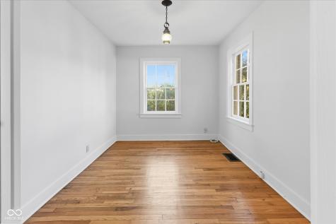 280 S 9th Street Zionsville IN 46077