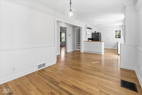 280 S 9th Street Zionsville IN 46077