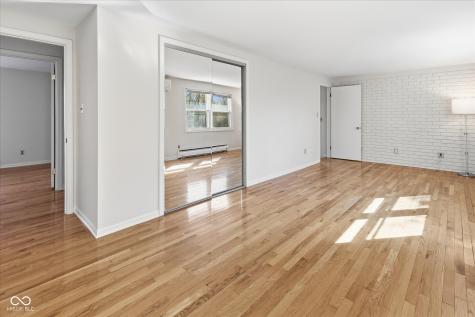 280 S 9th Street Zionsville IN 46077
