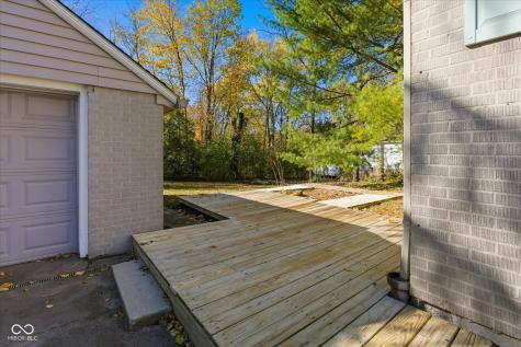 280 S 9th Street Zionsville IN 46077