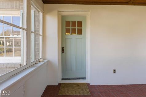 280 S 9th Street Zionsville IN 46077