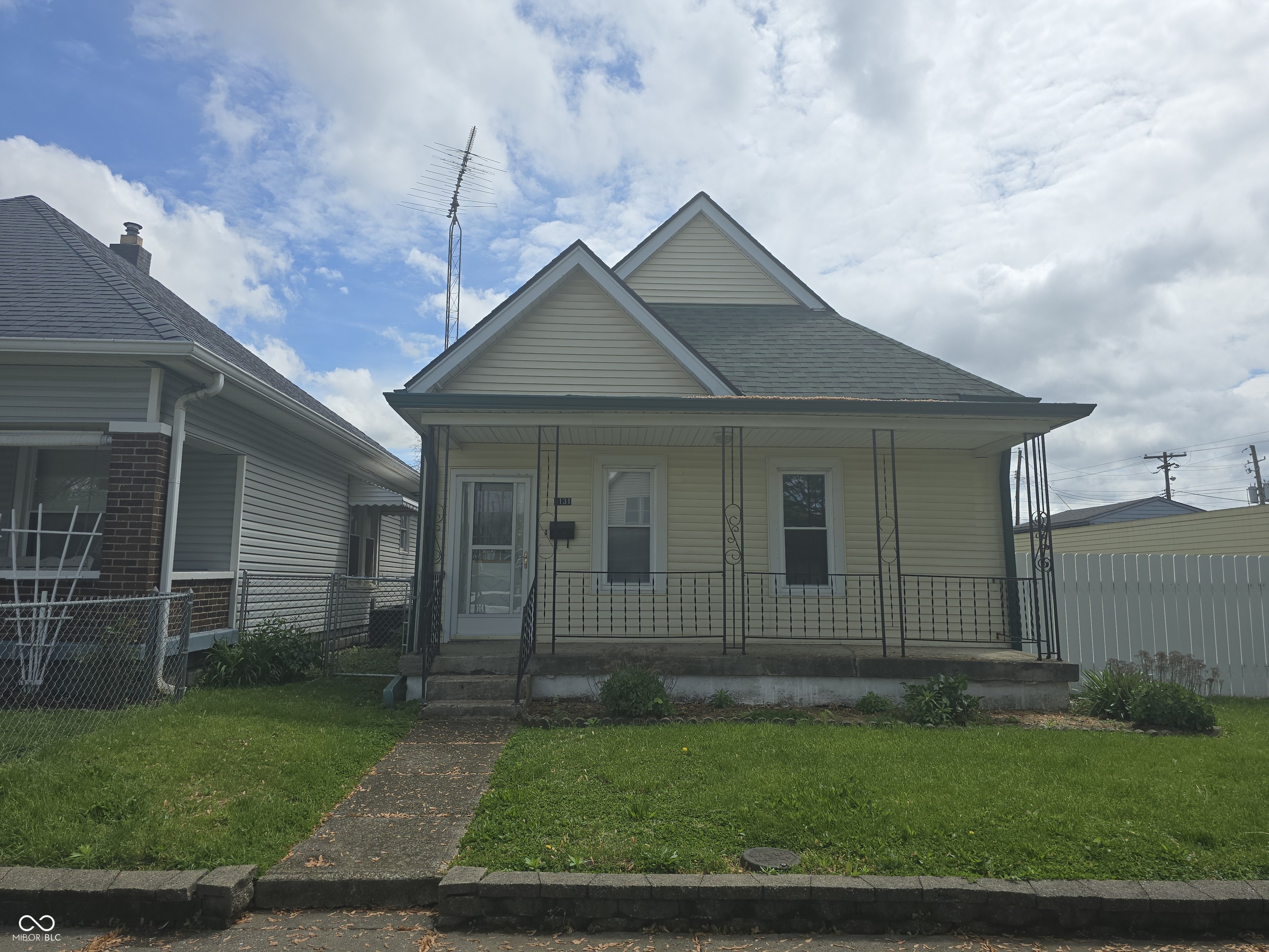 1131 S Pershing Avenue Indianapolis IN 46221