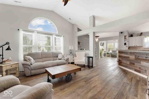 10685 Swan Court Indianapolis IN 46231