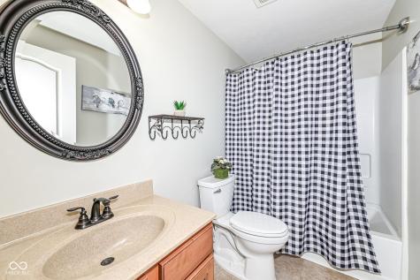 502 Elnora Lane Westfield IN 46074
