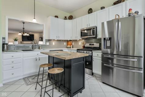 8304 Hunters Meadow Court Indianapolis IN 46259