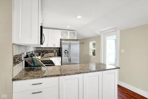 500 W Sycamore Street Zionsville IN 46077