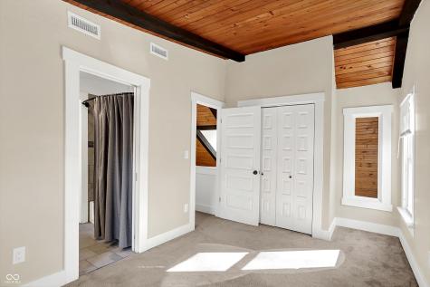 500 W Sycamore Street Zionsville IN 46077