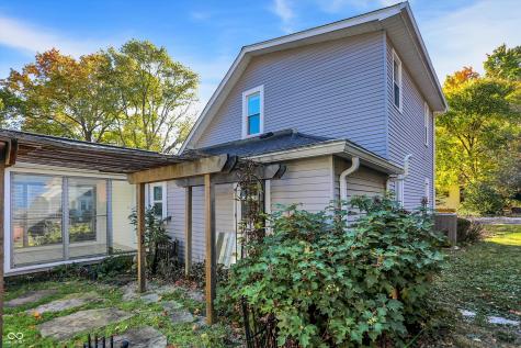 500 W Sycamore Street Zionsville IN 46077