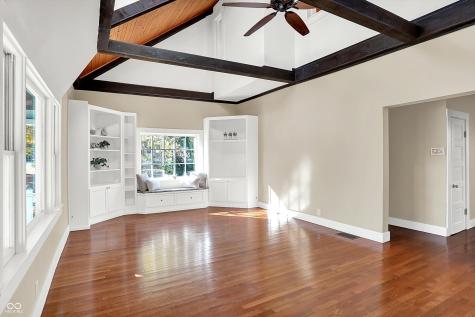 500 W Sycamore Street Zionsville IN 46077