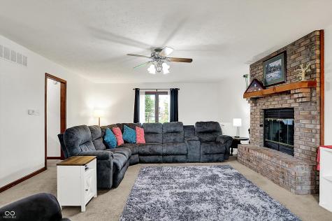 211 Deborah Lane Whiteland IN 46184