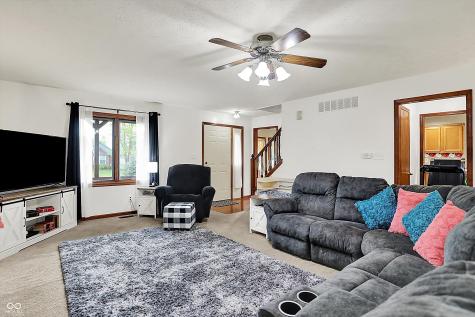 211 Deborah Lane Whiteland IN 46184